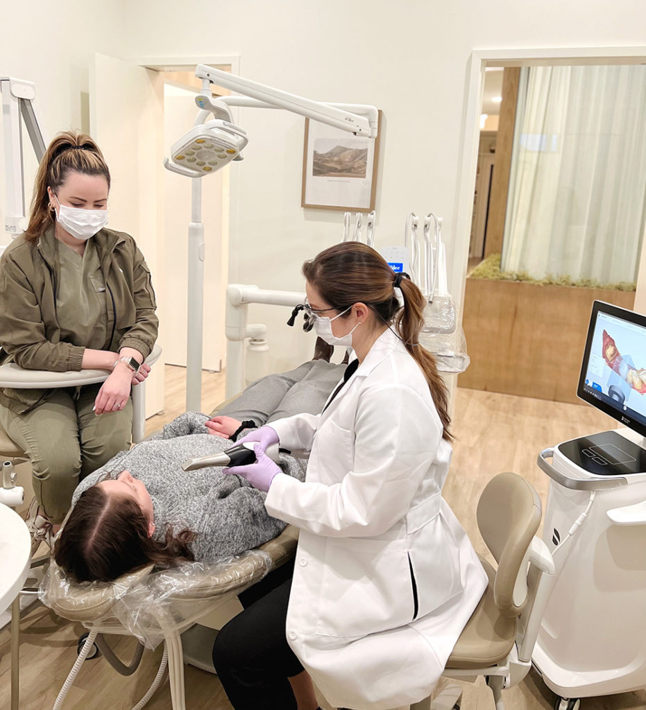 Dr. Mari, Periodontist